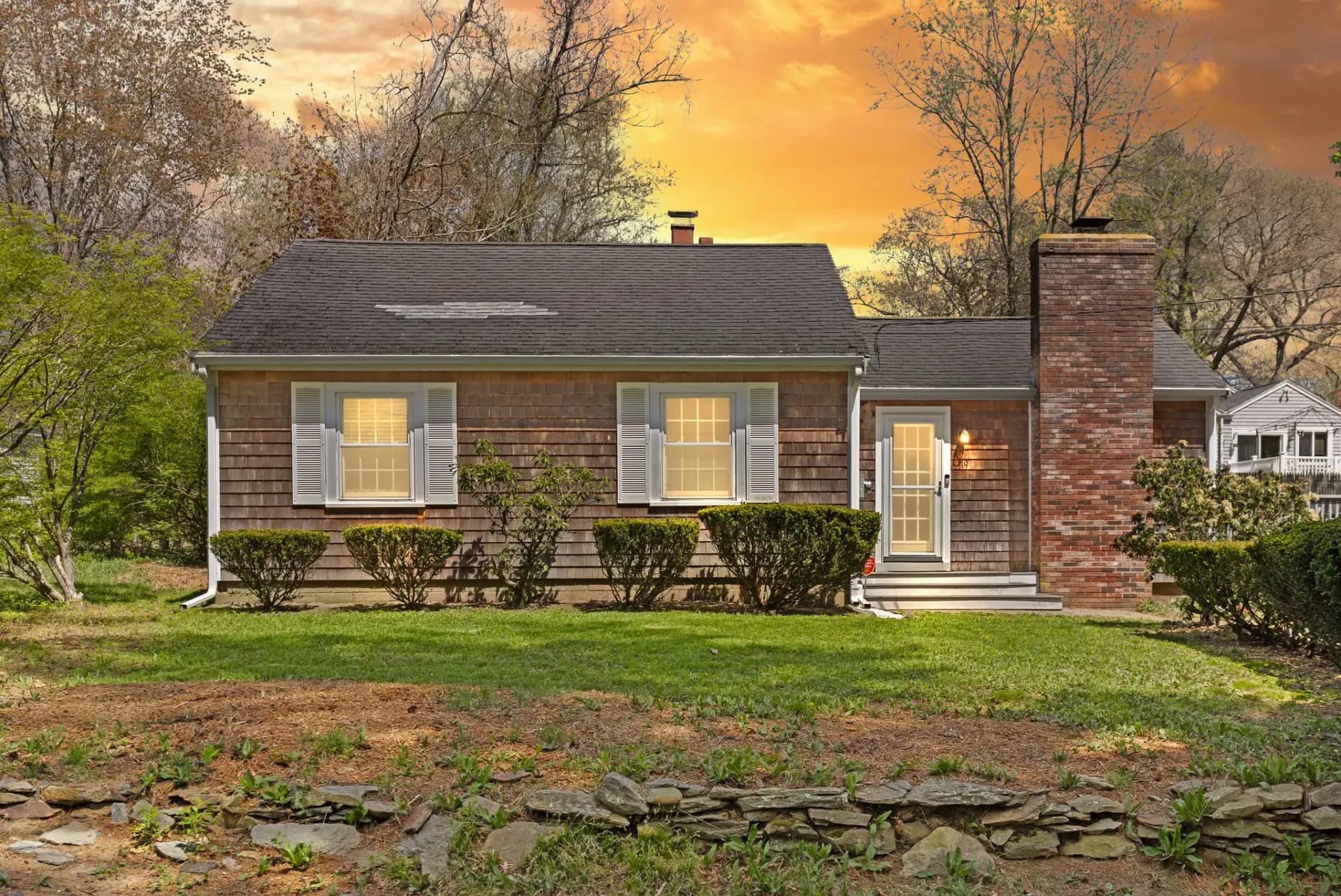 19 Cross St, Halifax, MA