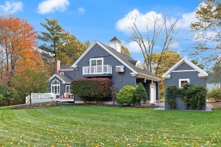 22 Flyaway Pond Drive — photo 2