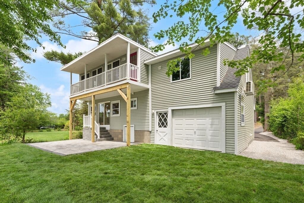 86 Lakeview Avenue, Taunton, MA