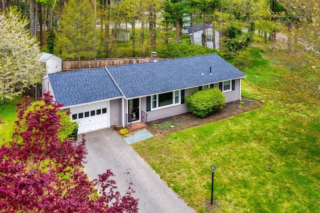 42 Titicut Rd, Raynham, MA