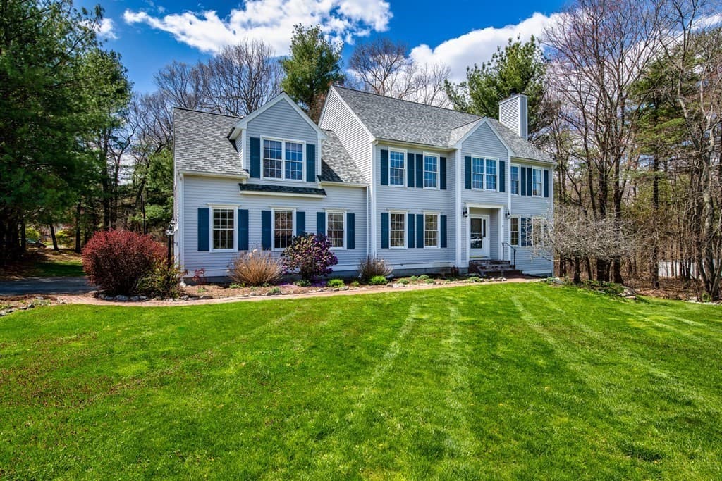 5 Robin Ln, North Easton, MA
