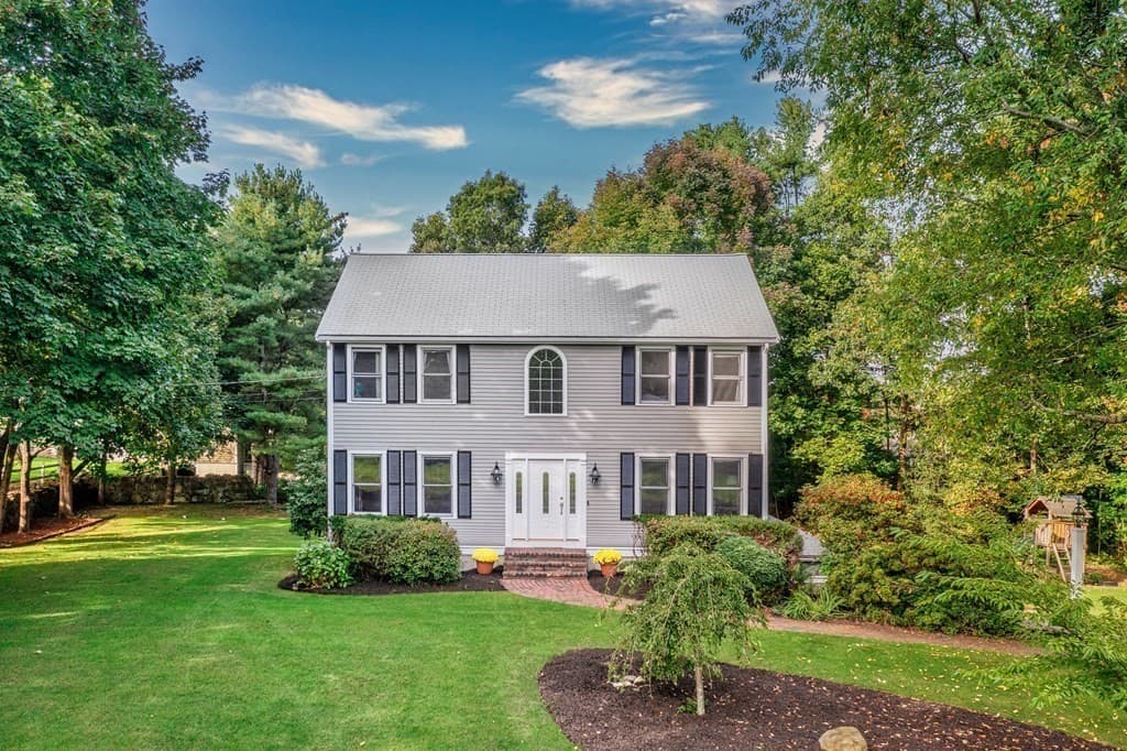 2 Marshall Ln, North Easton, MA