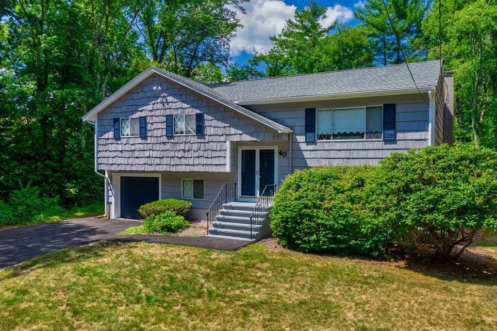 40 School St, South Easton, MA